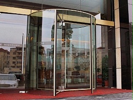 旋轉(zhuǎn)門維保陷阱揭秘：低價(jià)背后的高昂代價(jià)