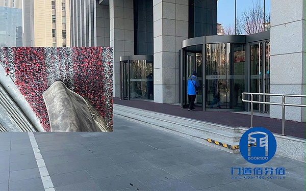 自動旋轉門門停，故障燈B亮維修實例