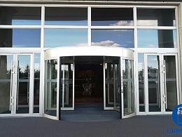 內蒙某五星級酒店凱必盛旋轉門保養維修服務案例