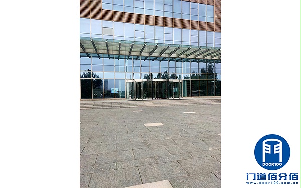 保障通行：記國家能源東北分公司旋轉門維修