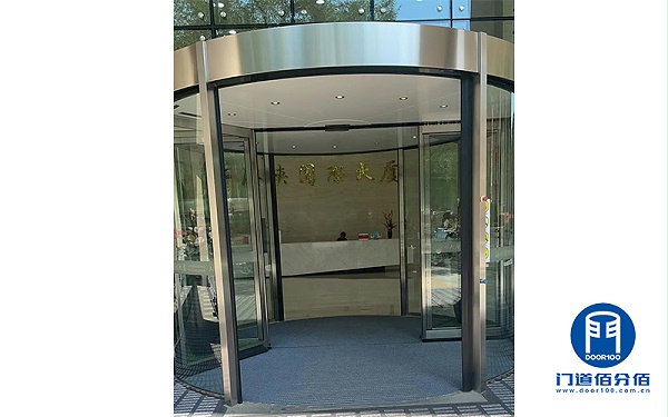 直擊現場：一次多瑪凱拔旋轉門保養之旅