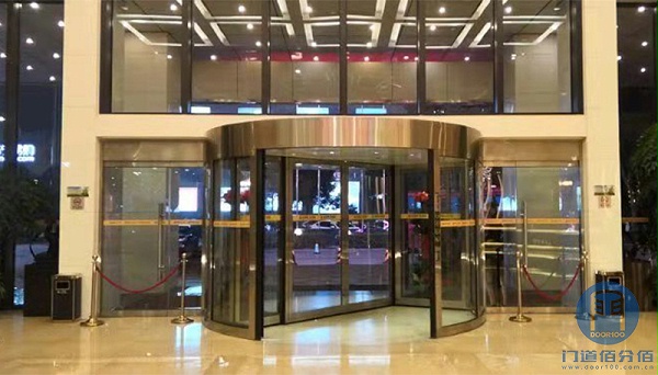 寧波某大酒店凱必盛兩翼旋轉門保養