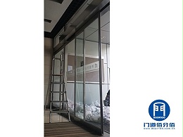 兩樘無框感應門下沉與控制面板故障維修項目