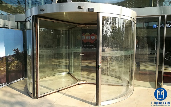 北京某軟件園卡巴自動三翼旋轉(zhuǎn)門門區(qū)地面修理復(fù)原改造服務(wù)