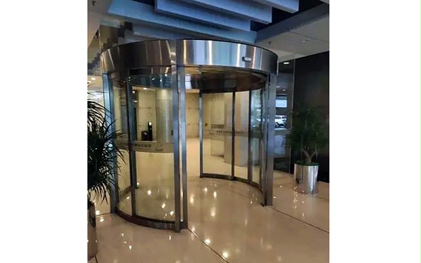 自動弧形門維修保養指南：讓它持久運行