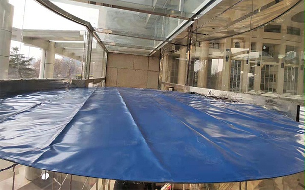 如何防止雨季進水問題？旋轉門防水策略
