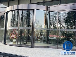 北車兩翼自動旋轉門雷達進水維修更換案例