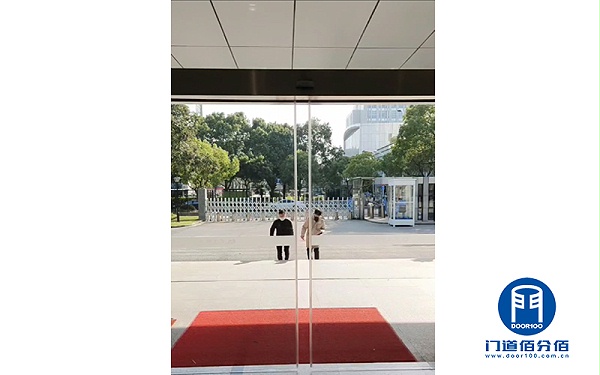 上海銀行數據中心無框自動玻璃門維修服務