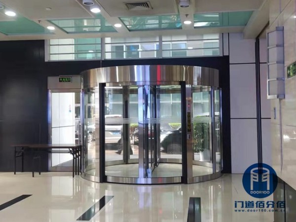 定期維護，保障壽命丨旋轉兩翼電動門護理保養案例