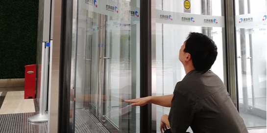 門道佰分佰自動(dòng)門維修為你解析 自動(dòng)門常見的故障排除方法
