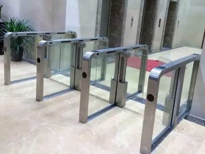 小維修隊承接速通門項目的風險分析