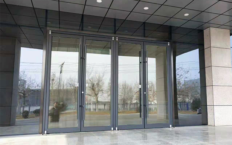 我來答：地彈門門扇損壞如何更換新門扇？